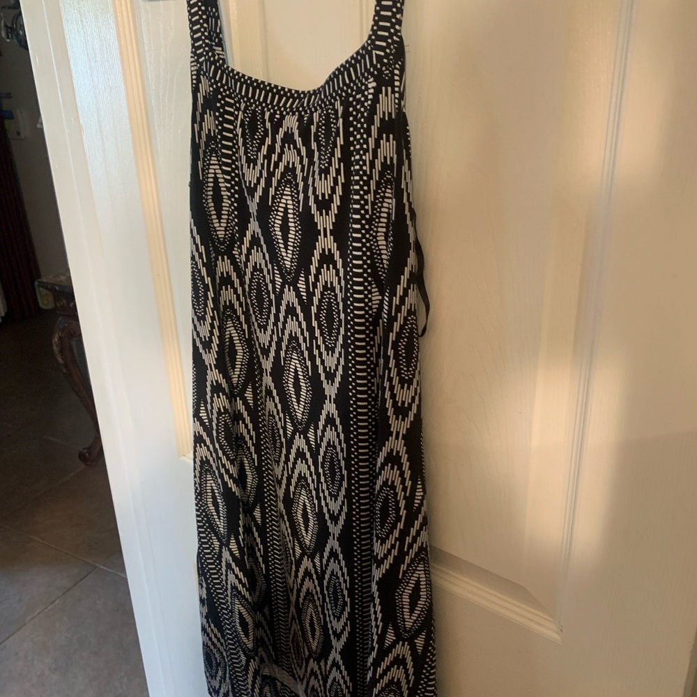 White House Black Market Black and White Sleeveless Maxi Sundress